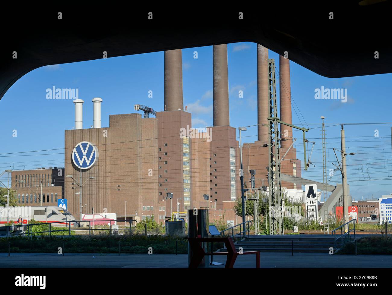 Centrale elettrica VW, Museo della Scienza Phaeno, Wolfsburg, bassa Sassonia, Germania, VW-Kraftwerk, Wissenschaftsmuseum Phaeno, Niedersachsen, Deutschland Foto Stock