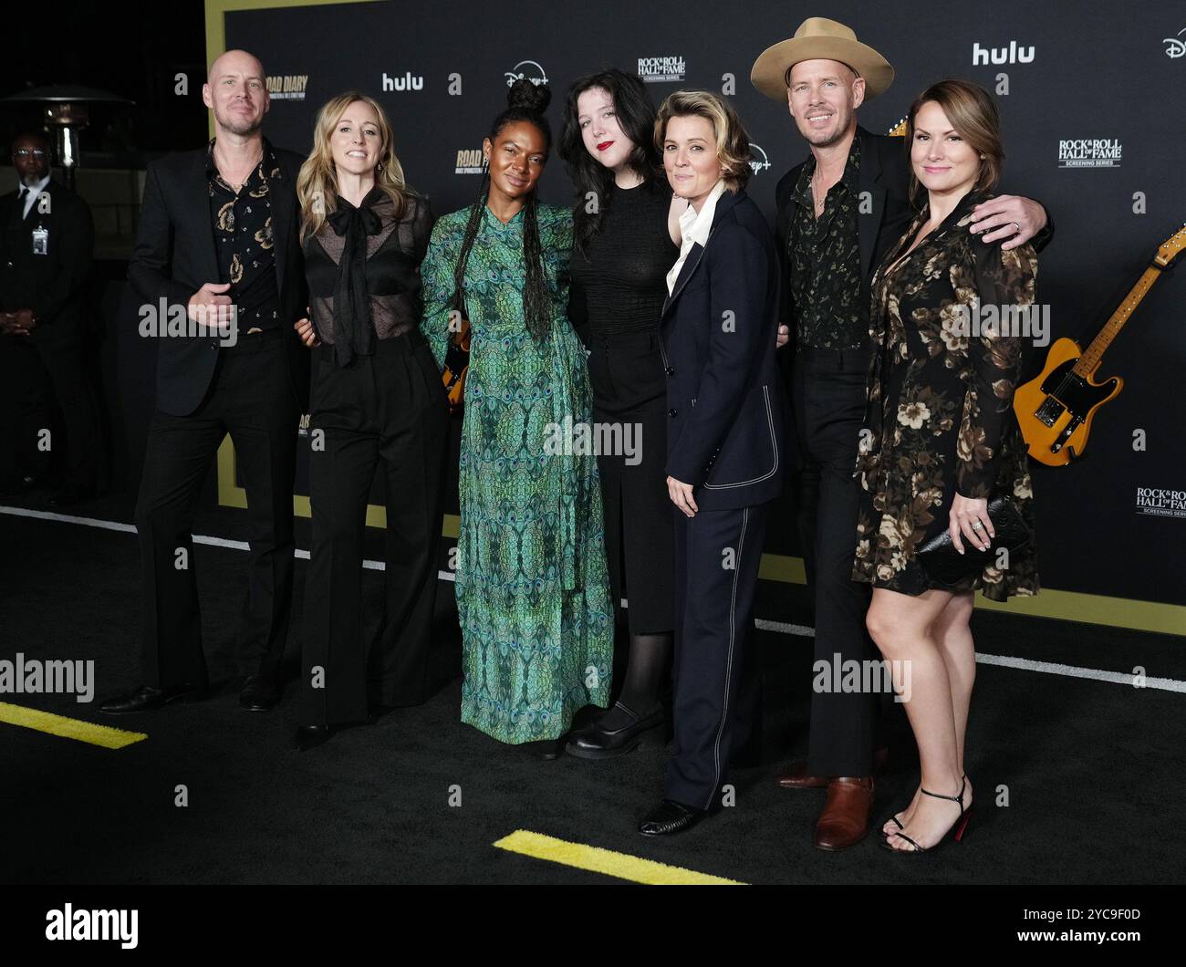Los Angeles, Stati Uniti. 21 ottobre 2024. (L-R) Tim Hanseroth, Hanna Hanseroth, Allison Russell, Lucy Dacus, Brandi Carlile, Phil Hanseroth e Tiffany Hanseroth al DIARIO STRADALE: BRUCE SPRINGSTEEN e LA BAND e STREET Los Angeles Premiere tenutasi all'Academy Museum of Motion Pictures di Los Angeles, CALIFORNIA, lunedì 21 ottobre 2024. (Foto di Sthanlee B. Mirador/Sipa USA) credito: SIPA USA/Alamy Live News Foto Stock