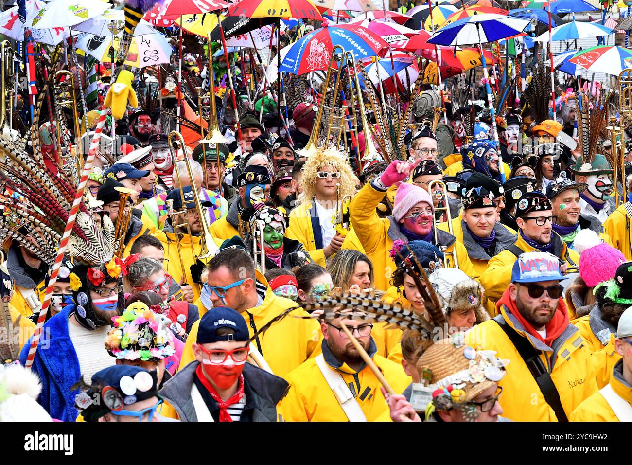 Dunkerque (Dunkerque), Francia settentrionale: 4 febbraio 2024: La bande de Saint Pol sur Mer?, Carnevale di Dunkerque. Atmosfera con gli amanti del carnevale. Carnevale S Foto Stock