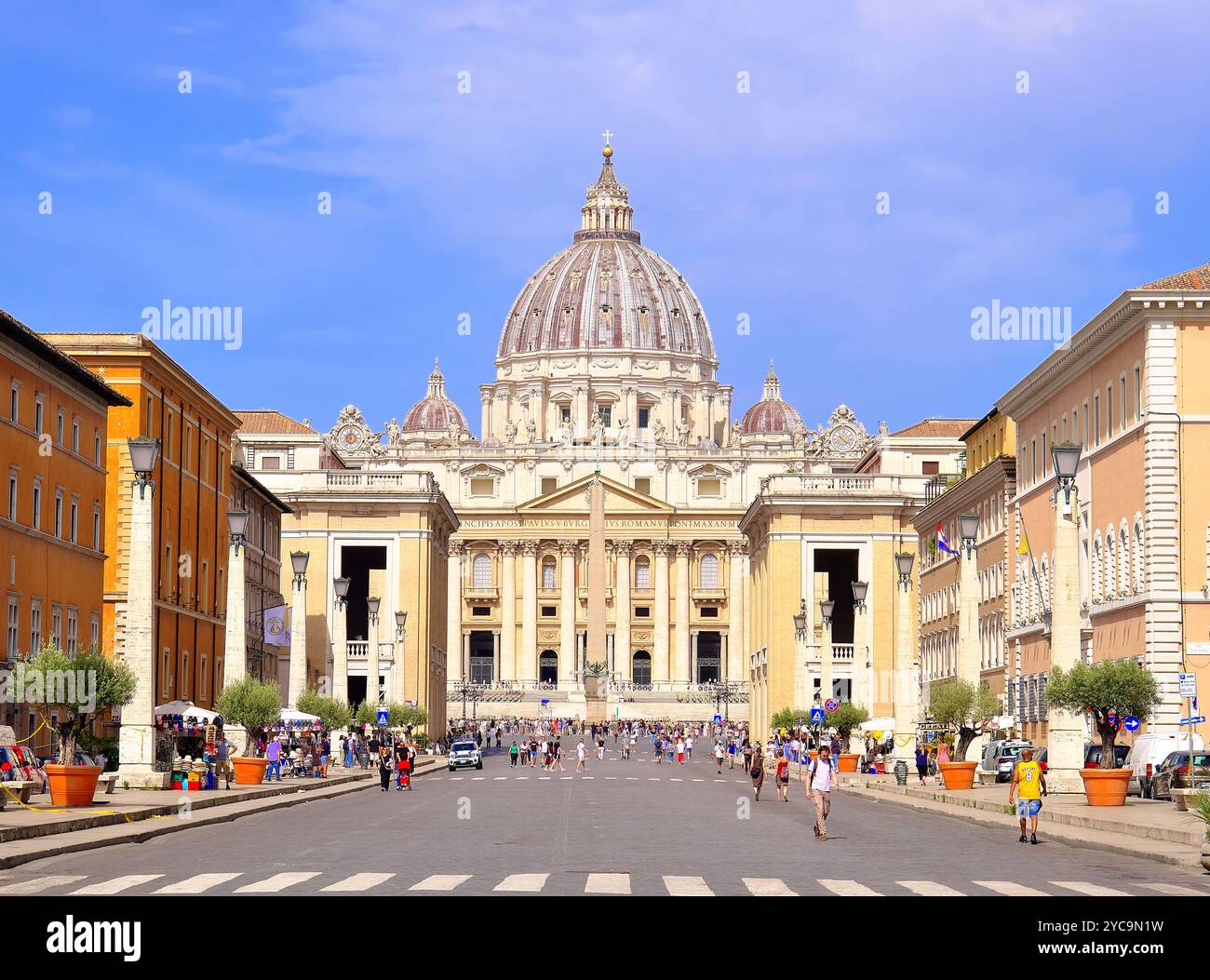 Italia, Roma, città del Vaticano: Piazza San Pietro e Basilica *** didascalia locale *** Foto Stock