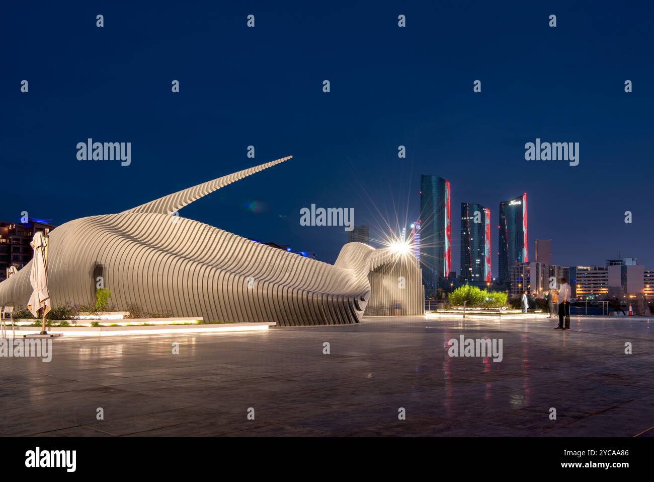 ATHAR, Un monumento per le donne del Bahrein, simbolo di profondo rispetto. Manama Corniche. Foto Stock