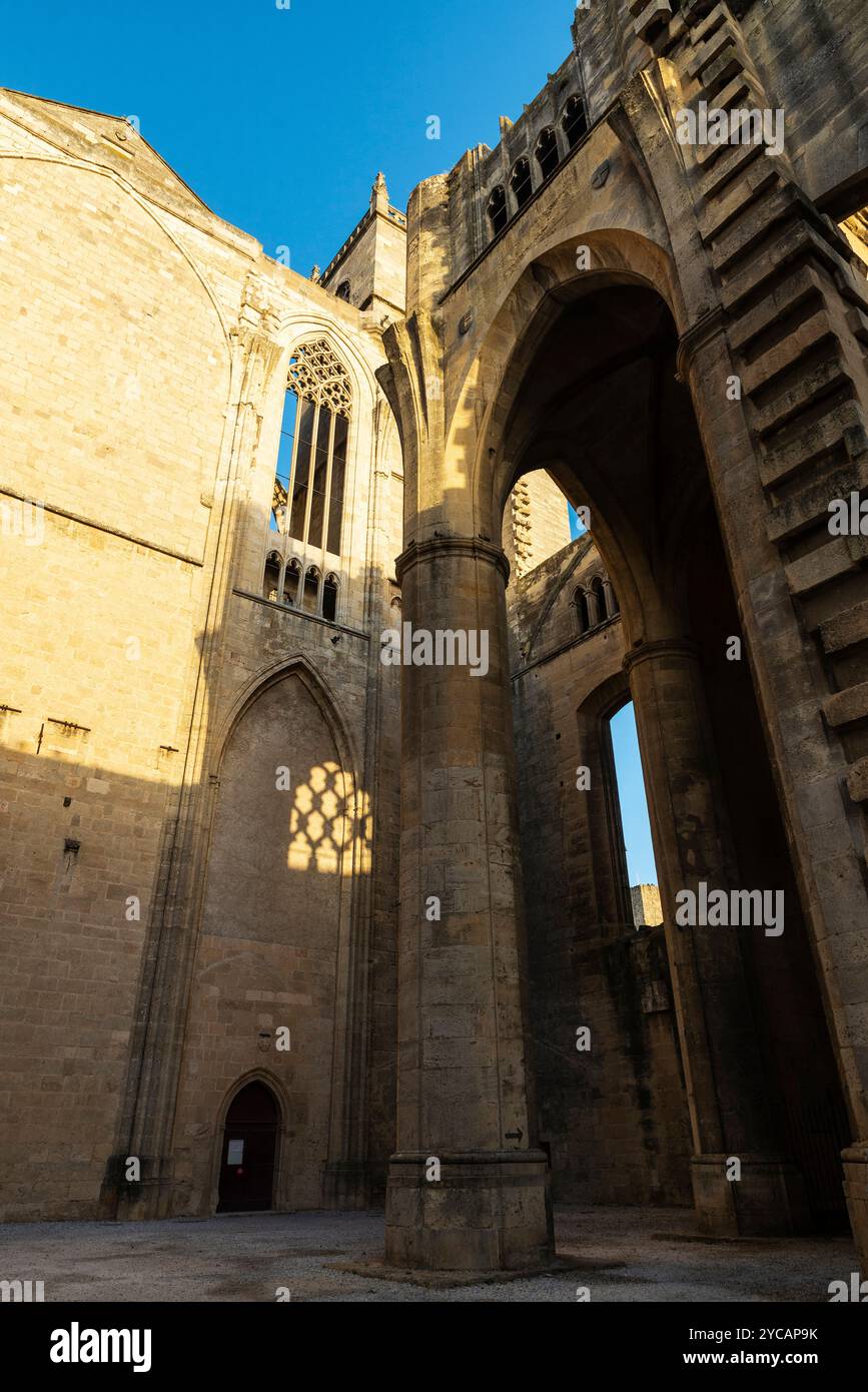 Cattedrale di Narbona, dedicata a Saint-Just-et-Saint-Pasteur o Santi Giusto e Pastore, Narbona, Occitanie, Francia Foto Stock
