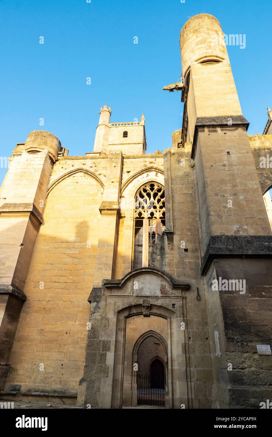 Cattedrale di Narbona, dedicata a Saint-Just-et-Saint-Pasteur o Santi Giusto e Pastore, Narbona, Occitanie, Francia Foto Stock