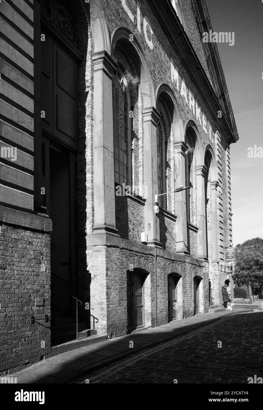 L'edificio del mercato pubblico si affacciava da Leading Post Street a Scarborough Foto Stock