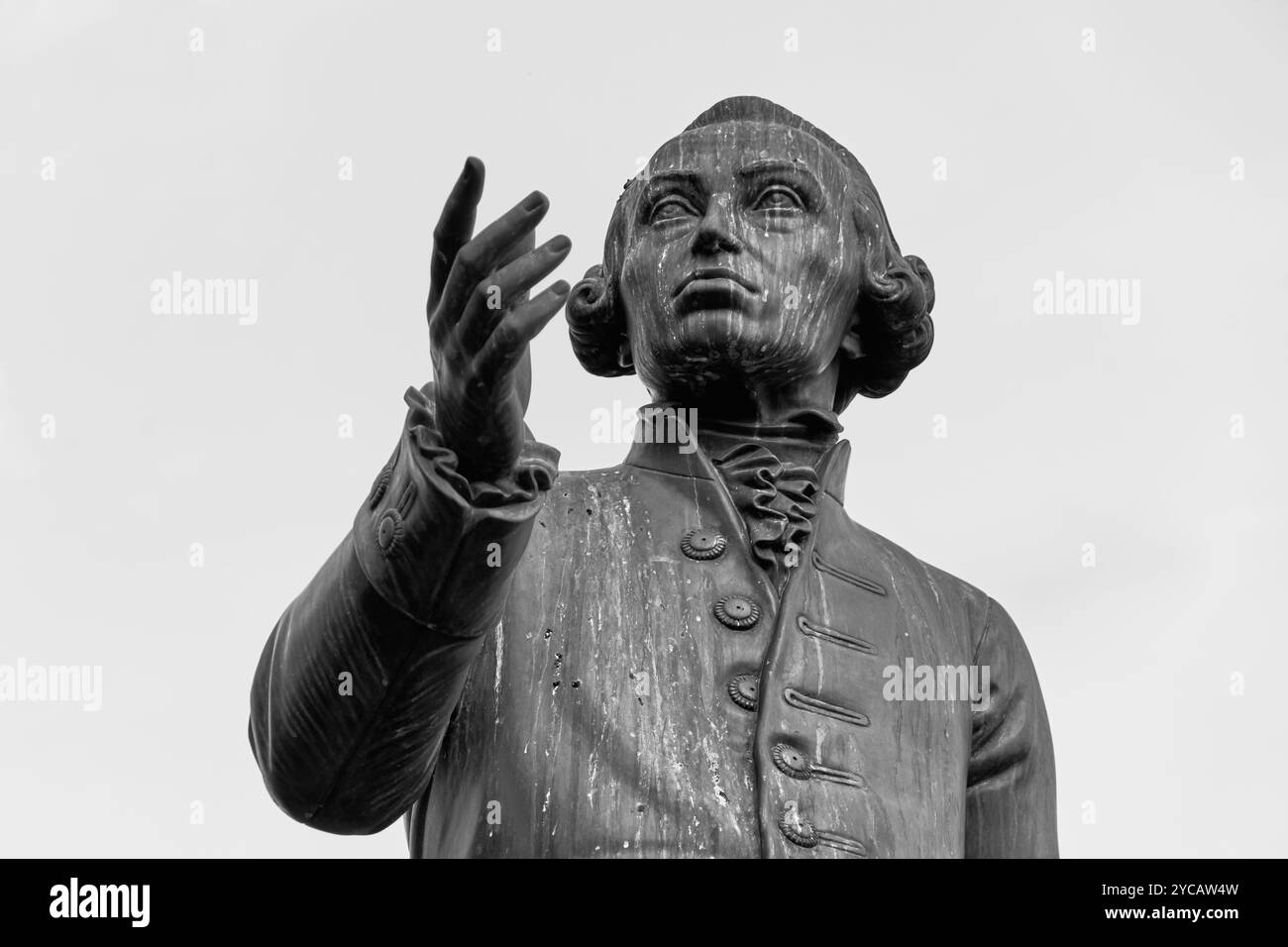 Statua di Immanuel Kant, Philosoph der Aufklärung, vor der Universität, Kaliningrad, Oblast Kaliningrad, Russland Foto Stock