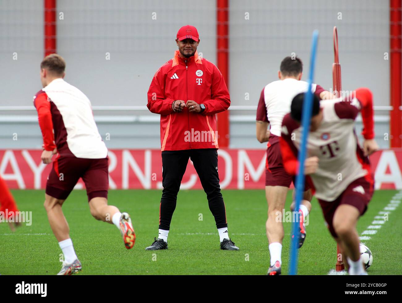 München, Deutschland, 22. Oktober 2024: Fussball, Herren, Saison 2024/2025, FC Bayern München, Säbener Strasse, Trainingsgelände, Abschlusstraining, Champions League Foto Stock