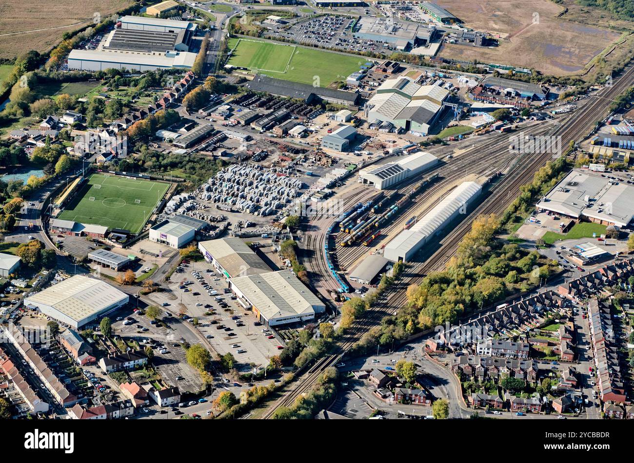Vista aerea dei binari di stoccaggio dei treni ferroviari a Worksop, East Midlands, Inghilterra settentrionale, Regno Unito Foto Stock