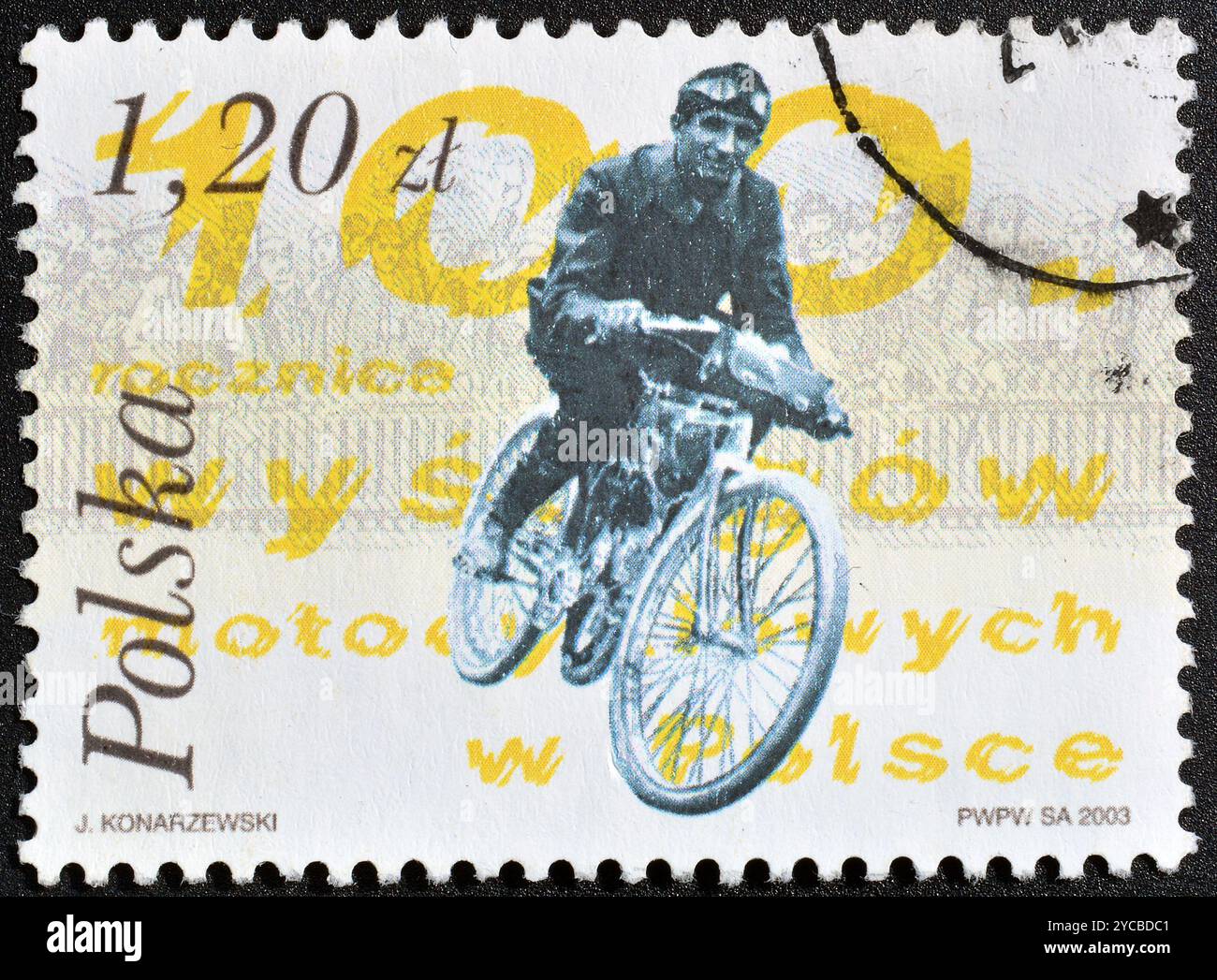 Francobollo ancellato stampato dalla Polonia, che mostra Moto con testo in giallo, Motorcycle Racing in Poland cent., circa 2003. Foto Stock