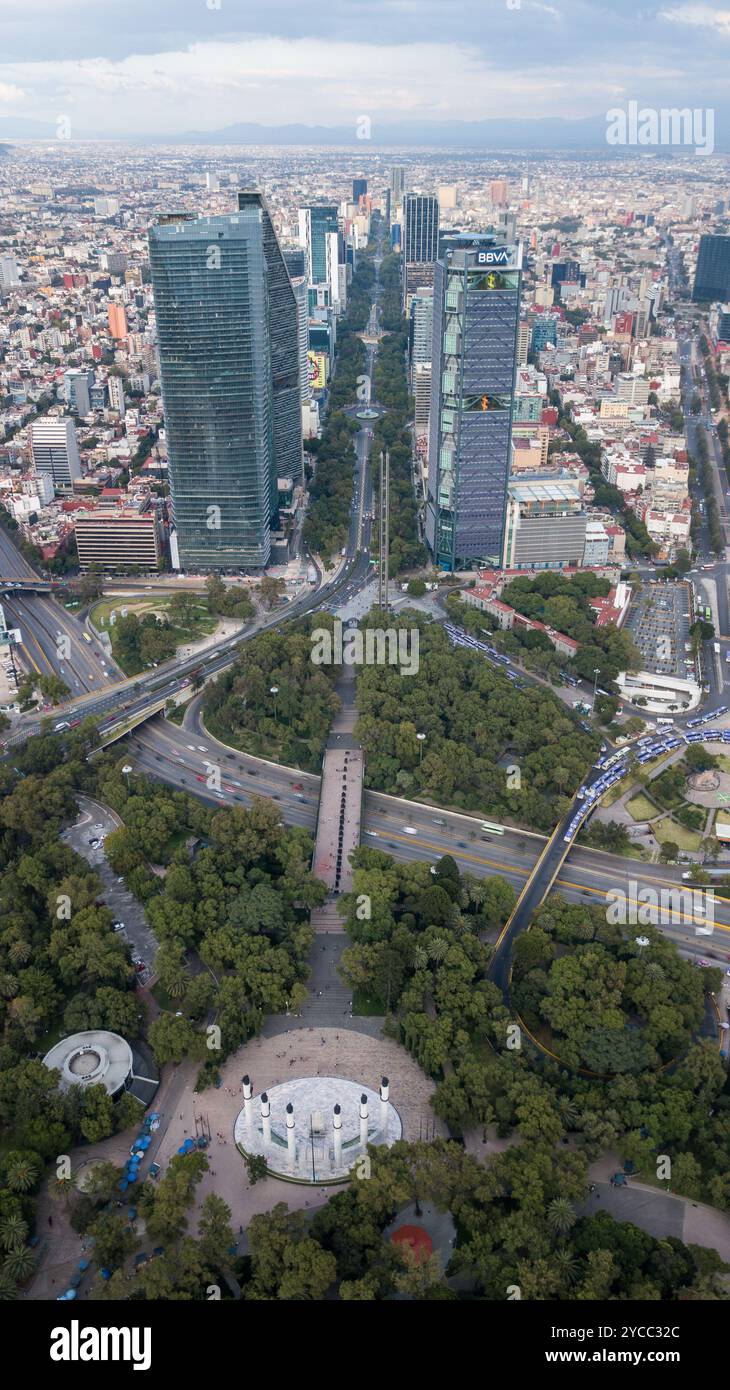 Vista aerea del castello di Chapultepec e Paseo de la Reforma Avenue a città del Messico Foto Stock