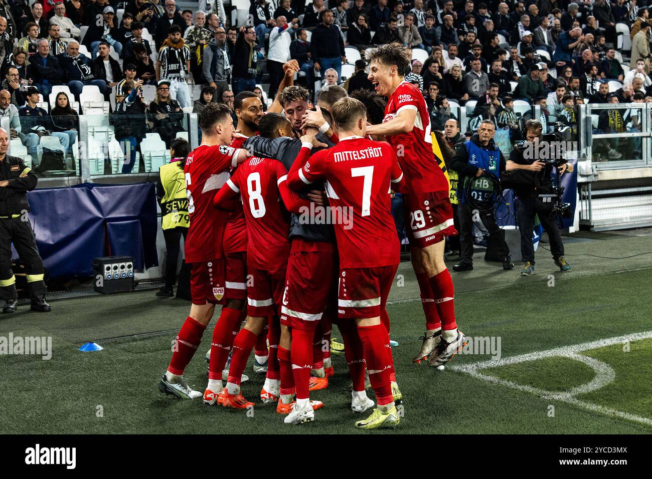 El Bilal TOURE (VfB Stuttgart, #10) erzielt das Tor zum 1:0 fuer den VfB Stuttgart, jubelt/freut sich, Emotion, Freude, Begeisterung, positive Emotionen UCL, Juventus Torino (JUV) vs. VfB Stoccarda (VFB), Fussball, Maenner, Herren, UEFA Champions League, 3) Spieltag, Saison 2024/2025, 22.10.2024 foto: Eibner-Pressefoto/Oliver Schmidt Foto Stock