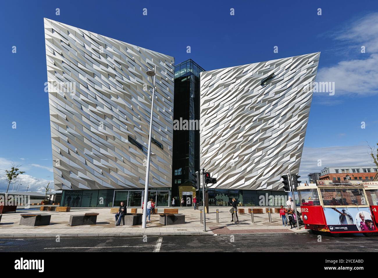 Titanic Belfast Visitor Centre, museo, architettura moderna, architetto Eric Kuhne, Titanic Quarter, Belfast, Antrim, Irlanda del Nord, Gran Bretagna Foto Stock