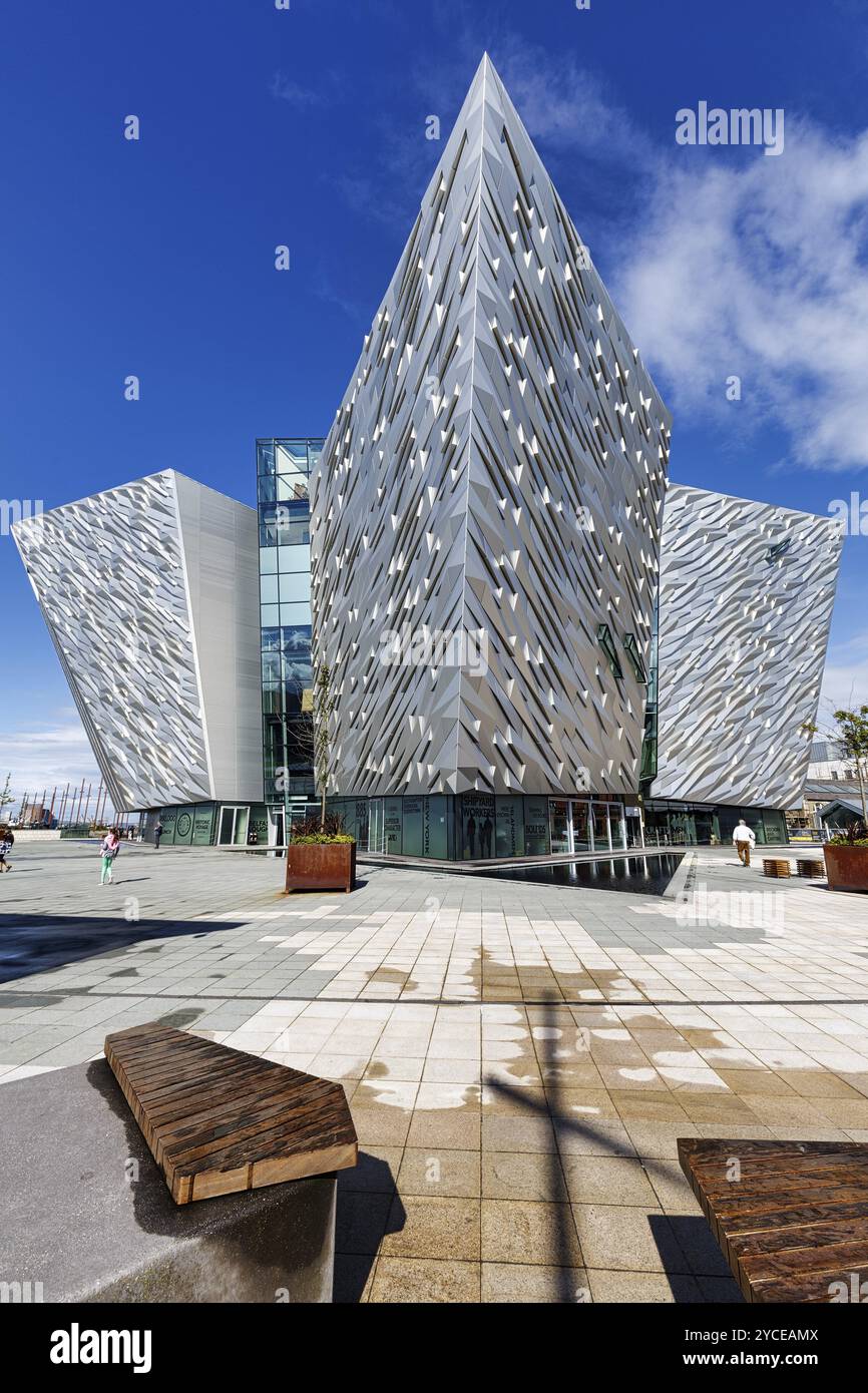 Titanic Belfast Visitor Centre, museo, architettura moderna, architetto Eric Kuhne, Titanic Quarter, Belfast, Antrim, Irlanda del Nord, Gran Bretagna Foto Stock