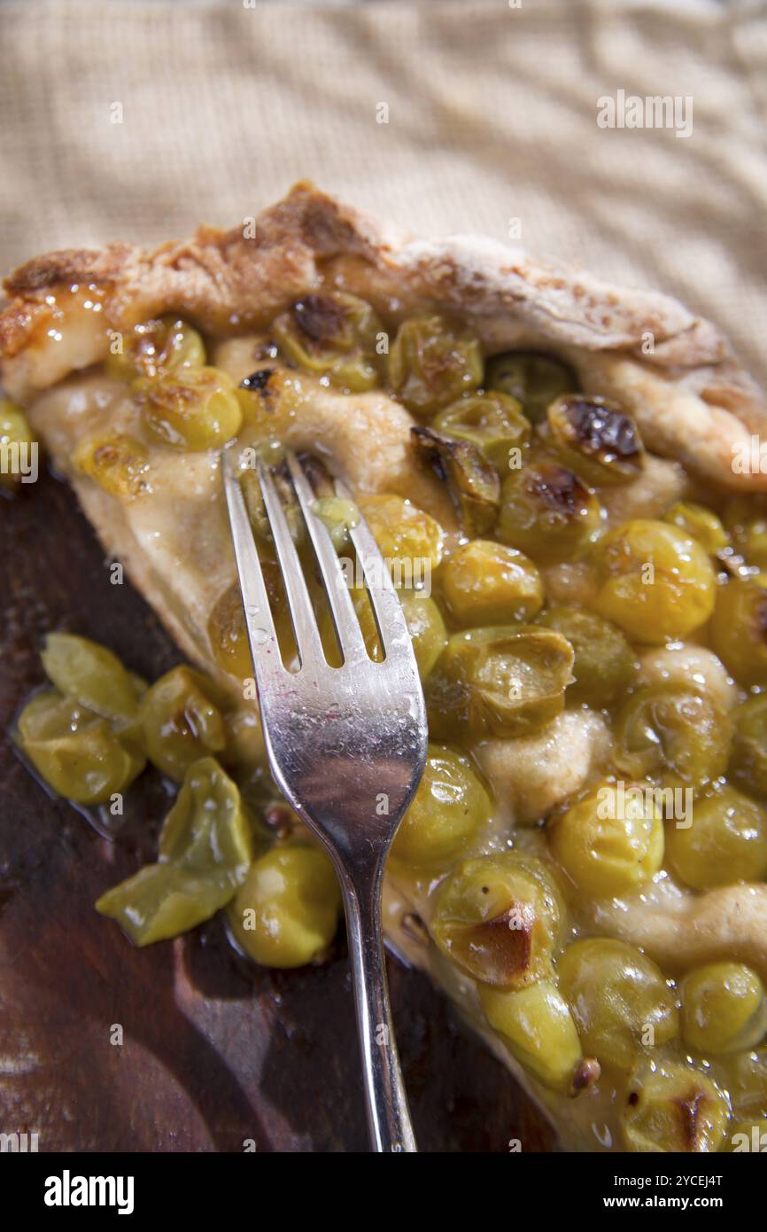 Dolce focaccia tipica toscana con uva bianca fragola Foto Stock