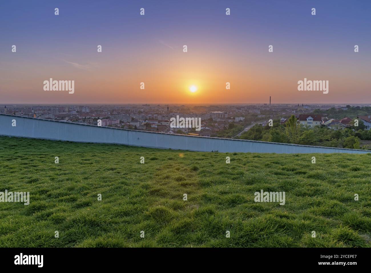 Oradea, veduta di Oradea dalla collina dei funghi in Romania Foto Stock