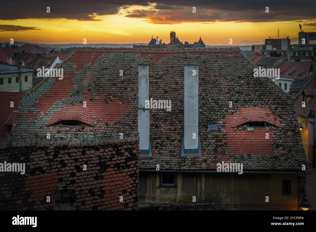 Sibiu, Romania. La città dove le case hanno gli occhi Foto Stock