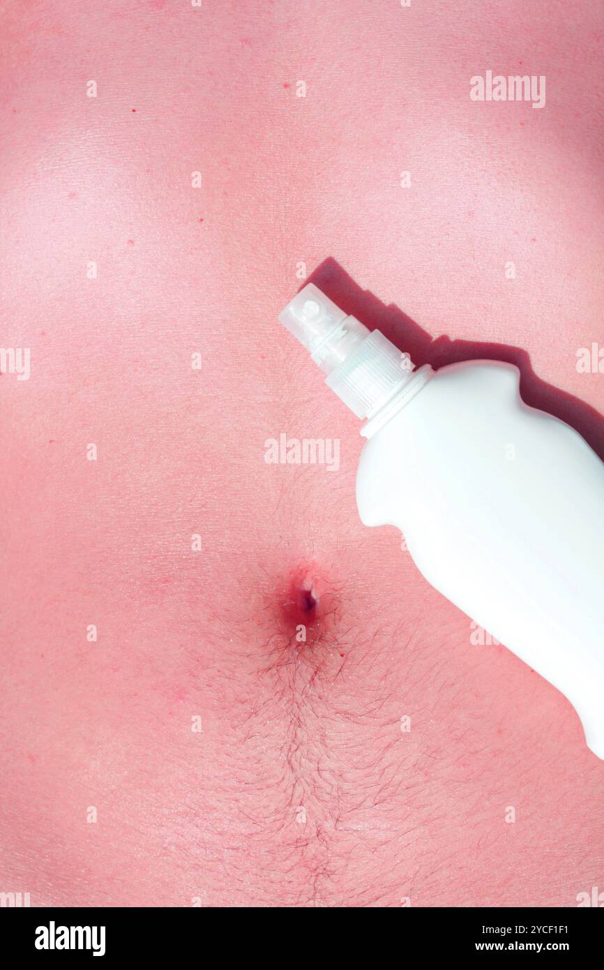 Crema solare e pelle Foto Stock
