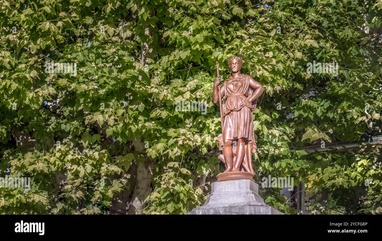 Monumento alla Repubblica di Bages. Il comune si trova nel Parco naturale regionale Narbonnaise en Mediterranee. Foto Stock