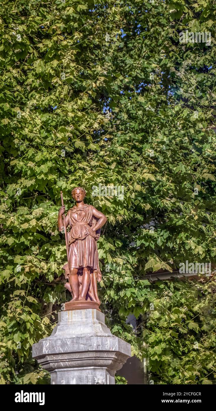 Monumento alla Repubblica di Bages. Il comune si trova nel Parco naturale regionale Narbonnaise en Mediterranee. Foto Stock