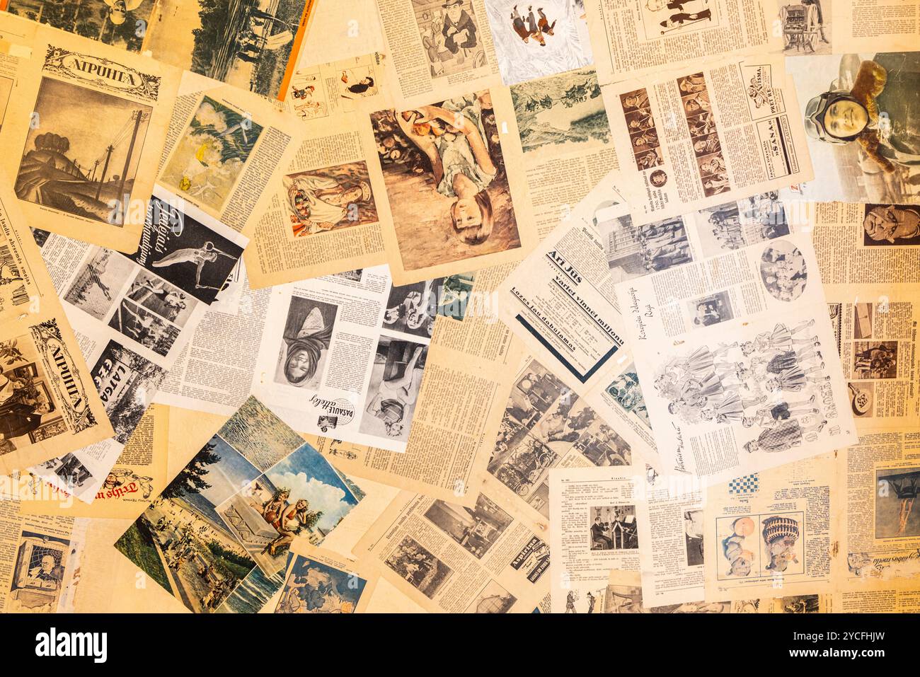 Sfondo di un vecchio giornale, carta da parati vintage, Liepaja, Lettonia Foto Stock Sfondo di un vecchio giornale, carta da parati vintage, Liepaja, Lettonia Foto Stock