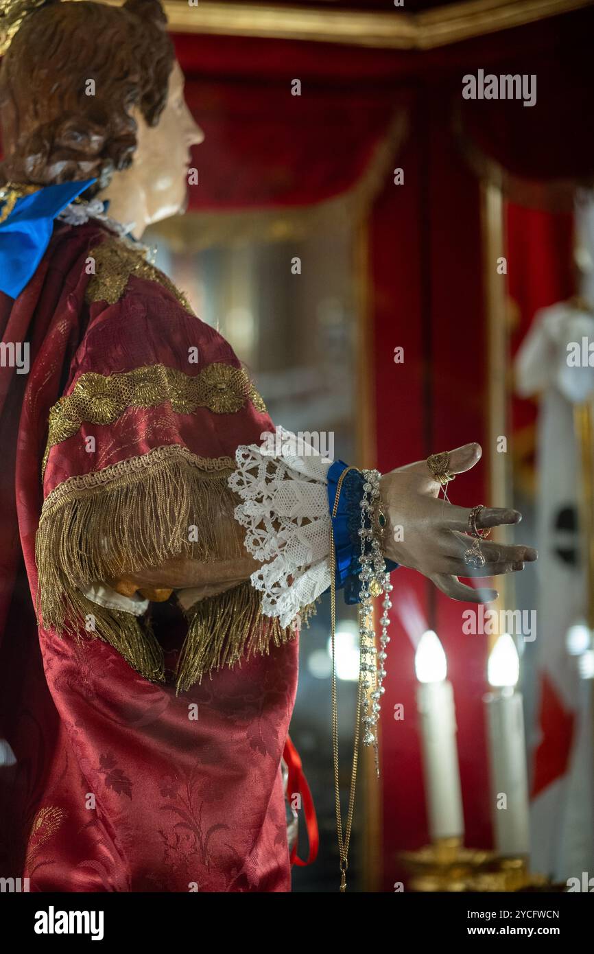 Festa di Sant'Efisio a Cagliari, Sardegna. La statua di Sant'Effisio nella chiesa di Sant'Efisio, nella parte vecchia del paese Foto Stock