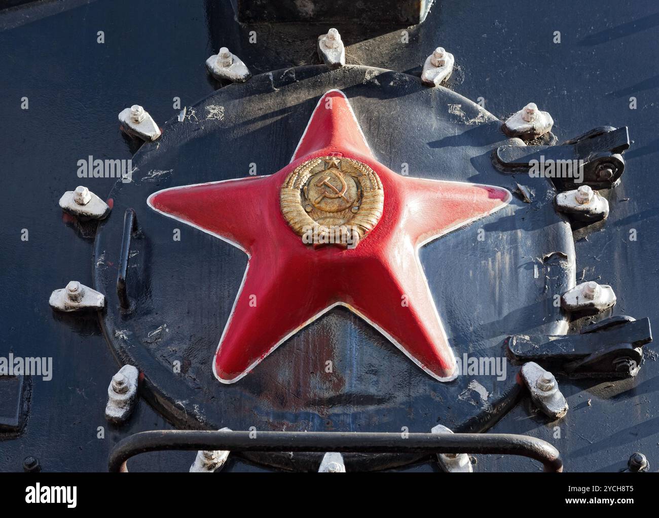 Stella Rossa sul vecchio treno a vapore Foto Stock