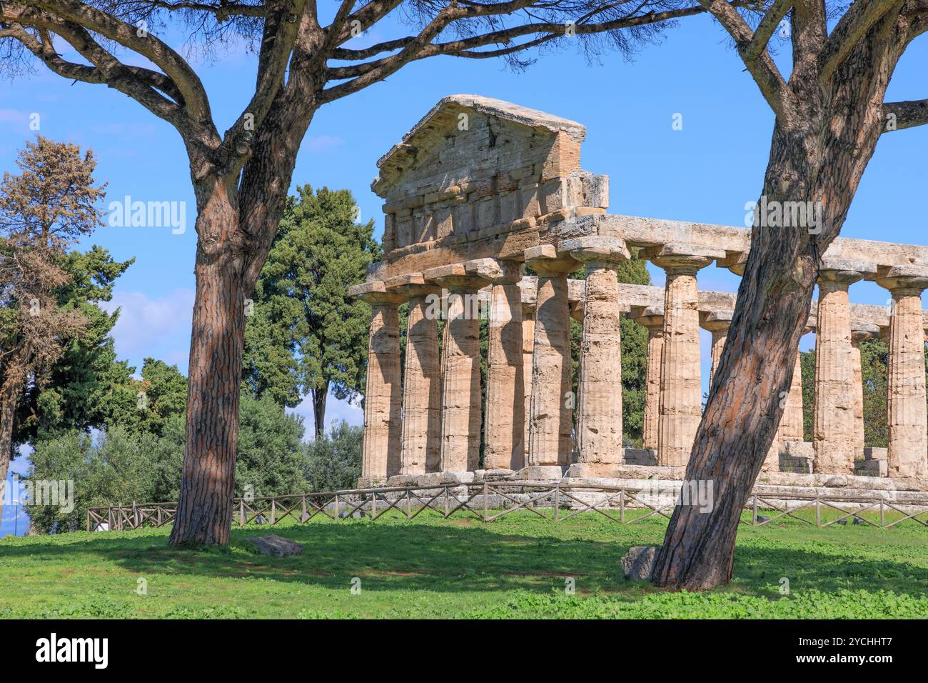 Tempio di Atena a Paestum in Italia. Foto Stock