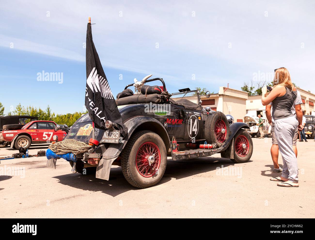 SAMARA, RUSSIA - 16 GIUGNO: Rally di retro-CARS Peking-Paris 2013 , 16 giugno 2013 a Samara, Russia. Chrysler 75 Roadster 1929 YE Foto Stock