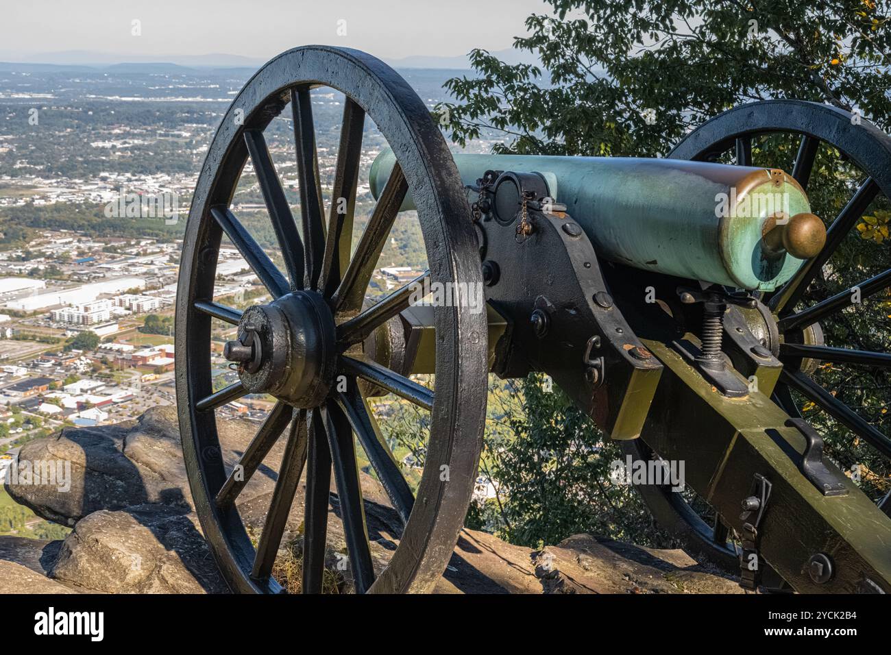 Il Lookout Mountain si affaccia sul sito della Garrity's Alabama Battery con vista su Chattanooga, Tennessee, dal Chickamauga e dal Chattanooga National Military Park. Foto Stock