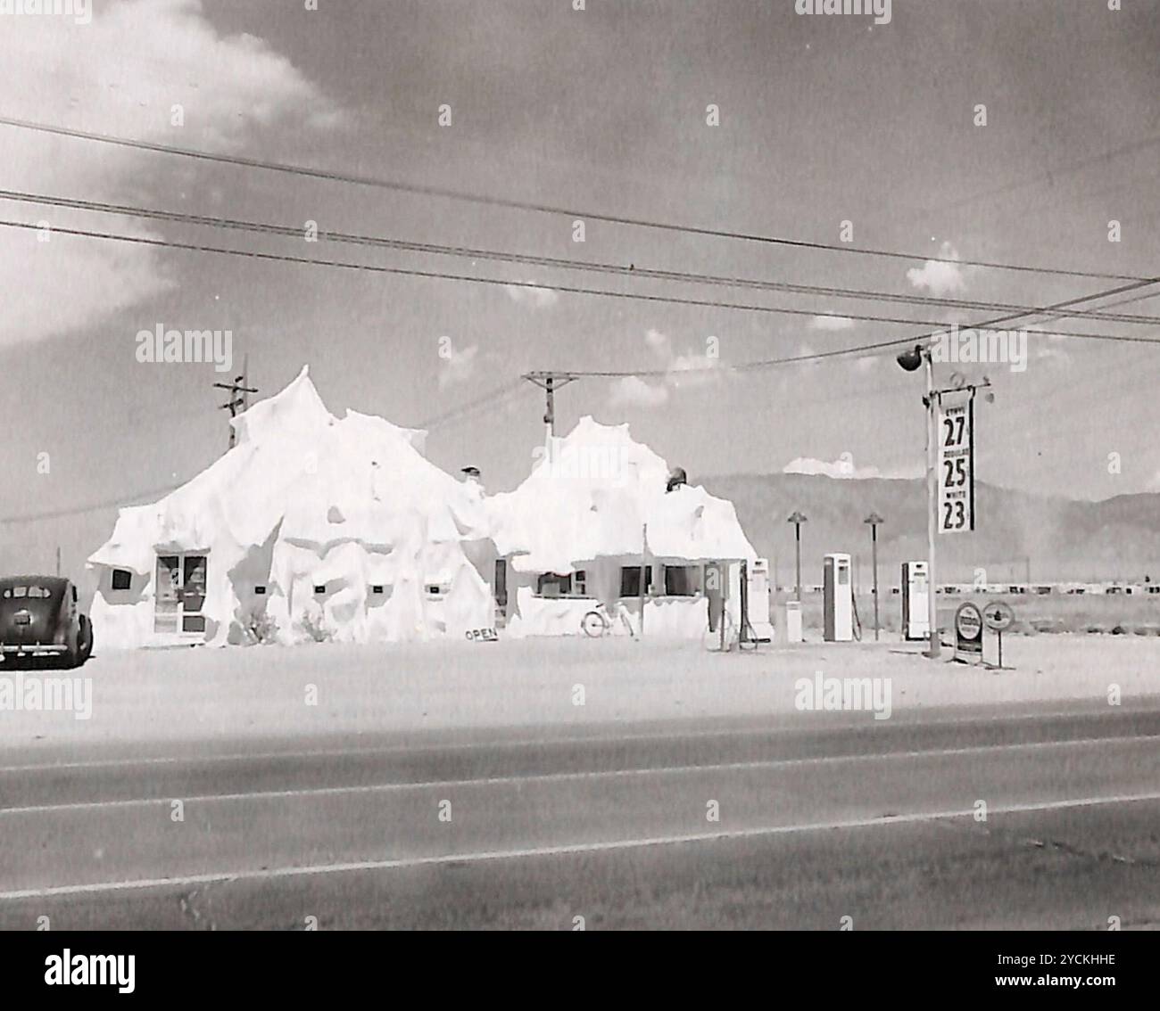 Stazione di benzina sulla U.S. Route 66, Albuquerque, New Mexico, settembre 1948 Foto Stock