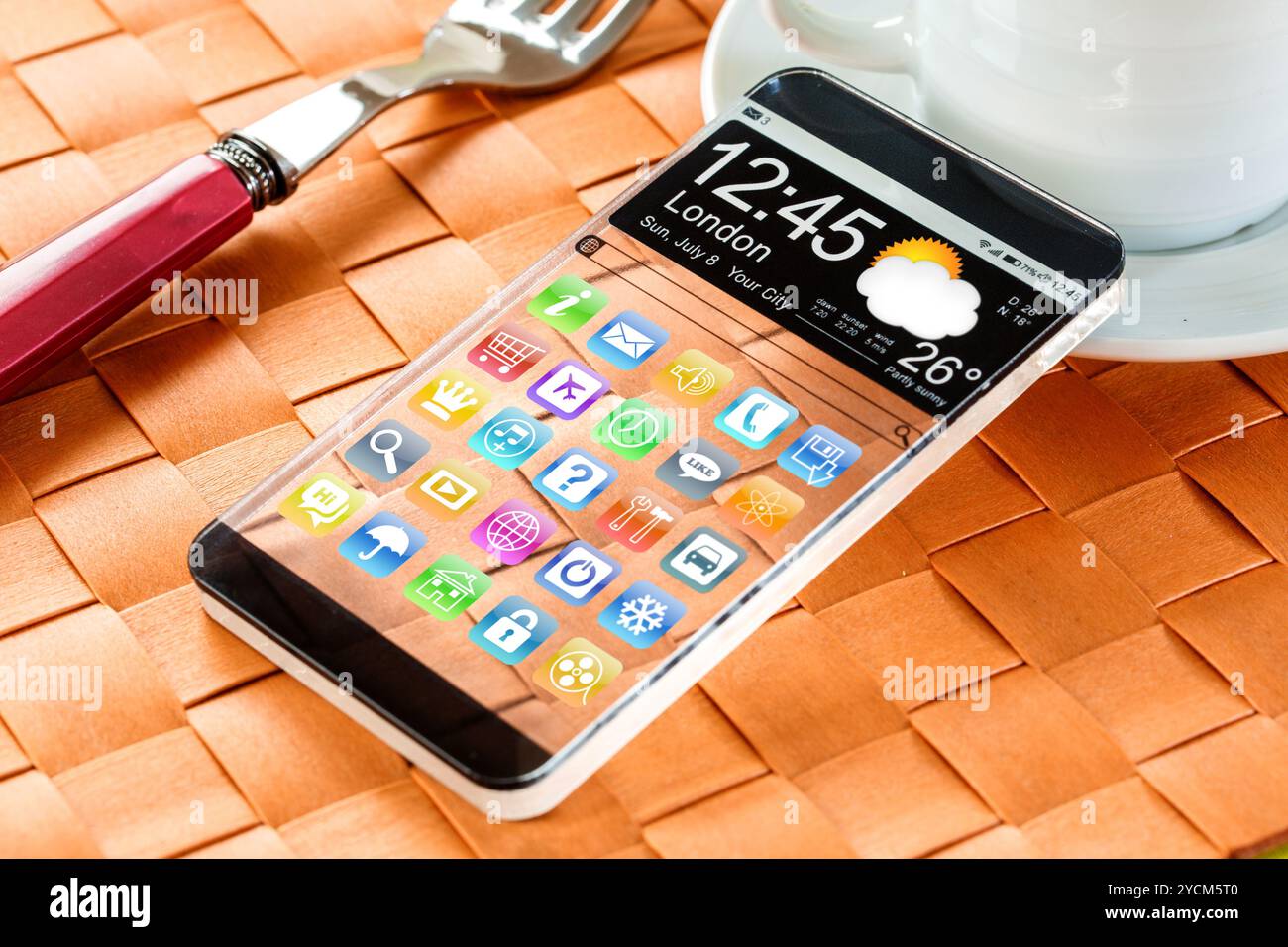 Smartphone con un display trasparente. Foto Stock