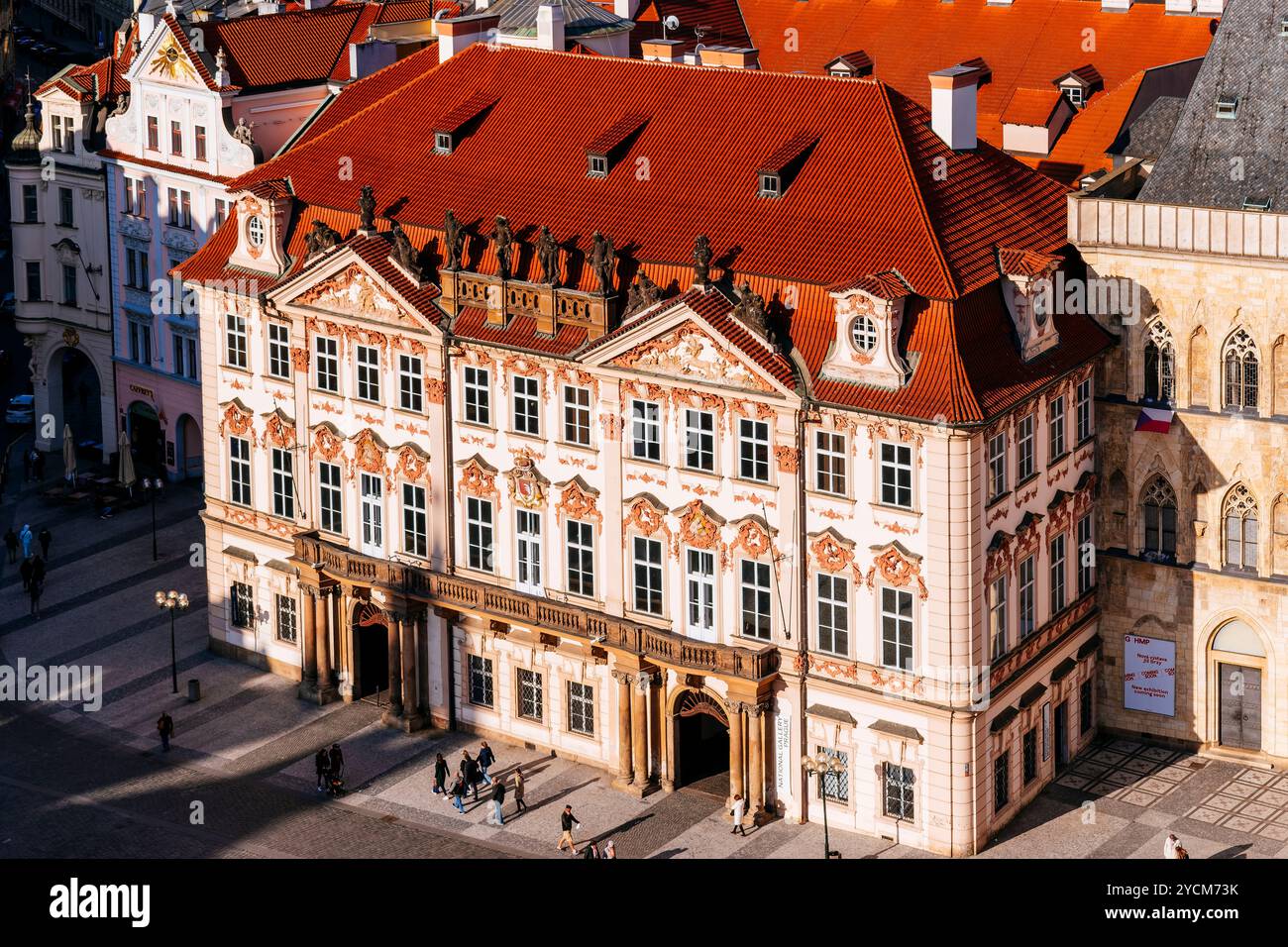 Palazzo Kinský - palác Kinských, è un ex palazzo e ora un museo d'arte a Praga, Repubblica Ceca. Si trova sulla Piazza della città Vecchia nel centro storico Foto Stock