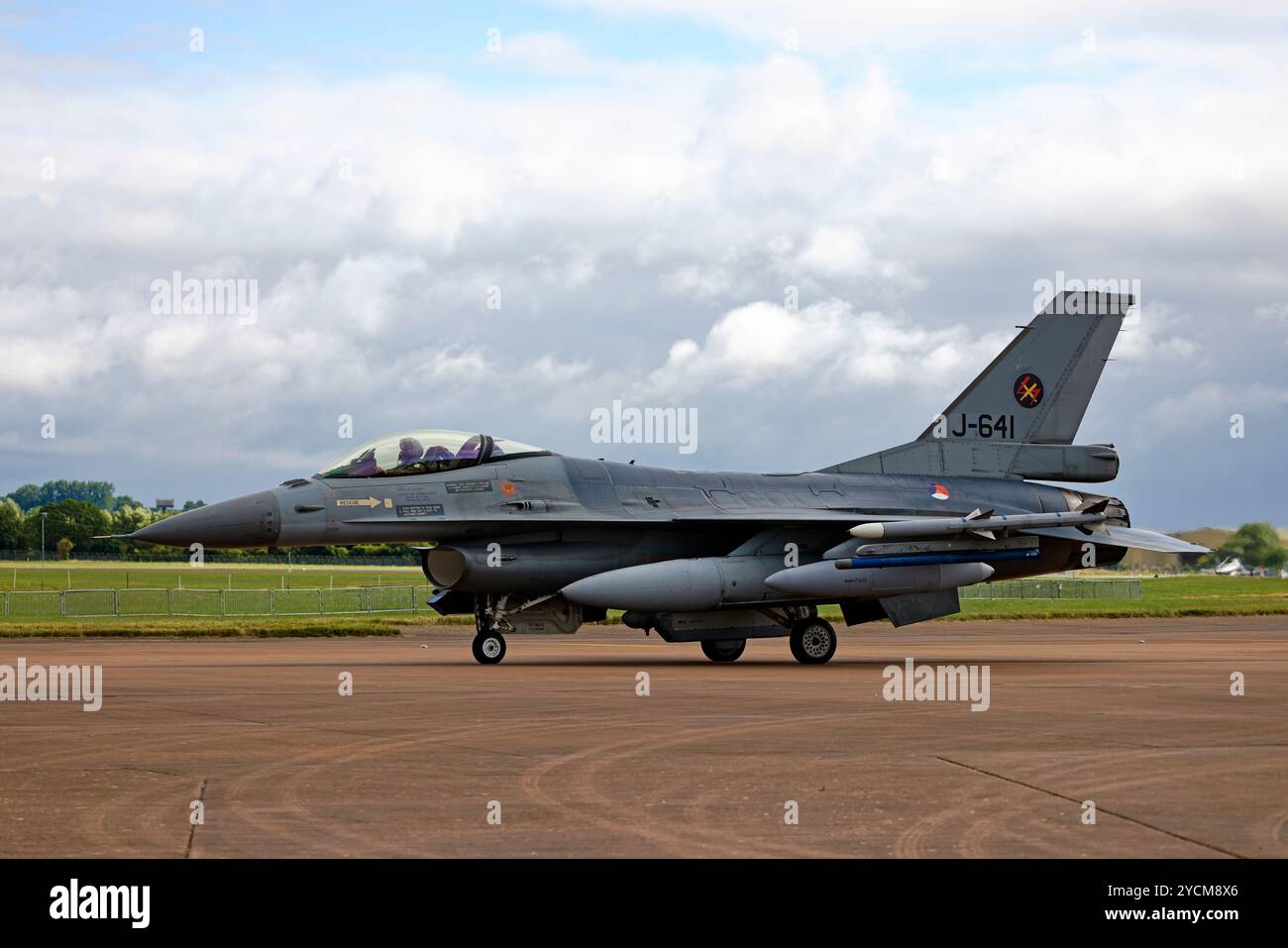 Royal Netherlands Air Force General Dynamics F-16AM Fighting Falcon (J-641) al 2024 Royal International Air Tattoo 50th anniversario dell'F-16 Foto Stock
