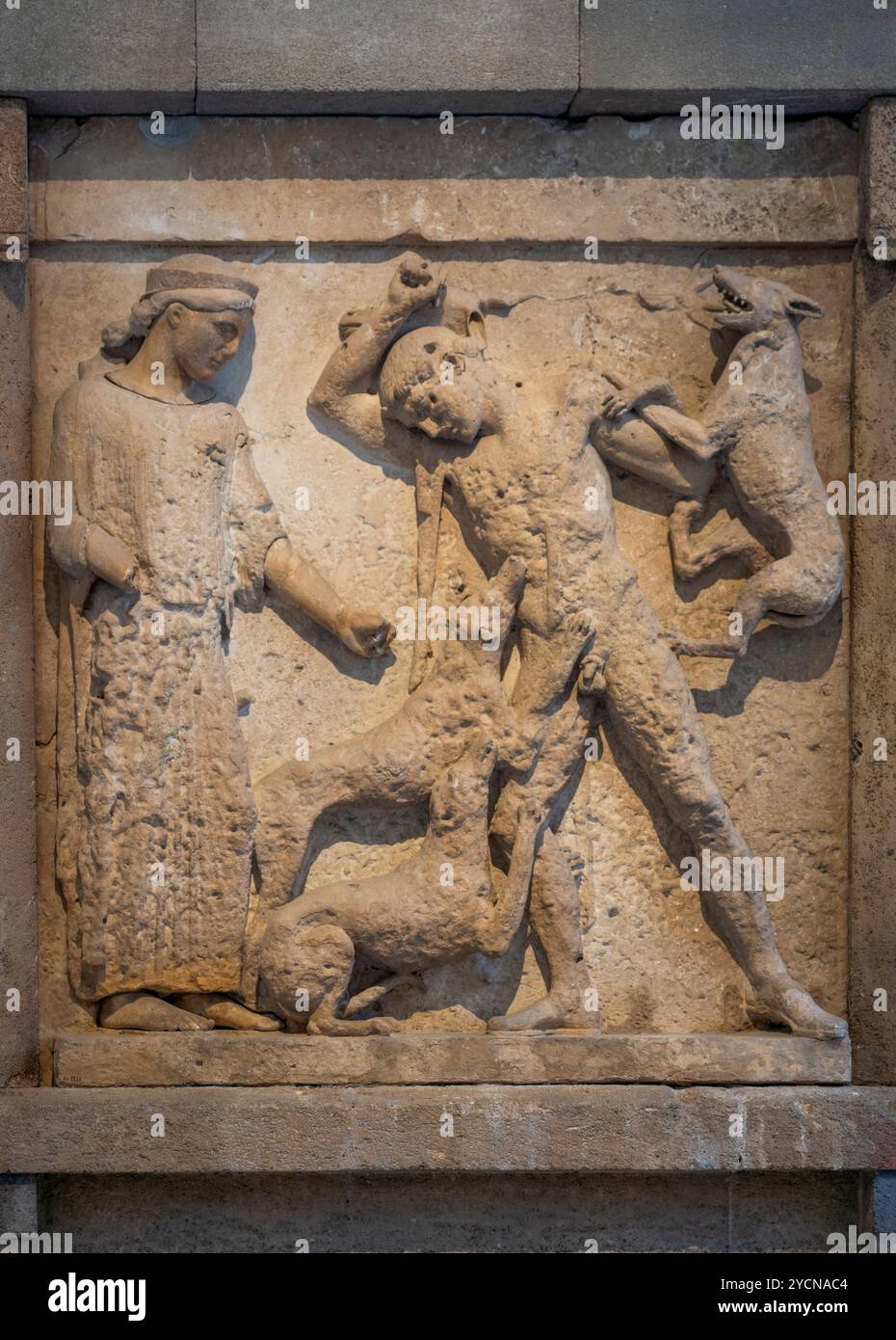 Artemide e Actaeone, 460-450 a.C., fregio di Esterna del Tempio e di Selinunte, Museo Archeologico regionale Antonio Salinas, Palermo, Sicilia, Italia Foto Stock