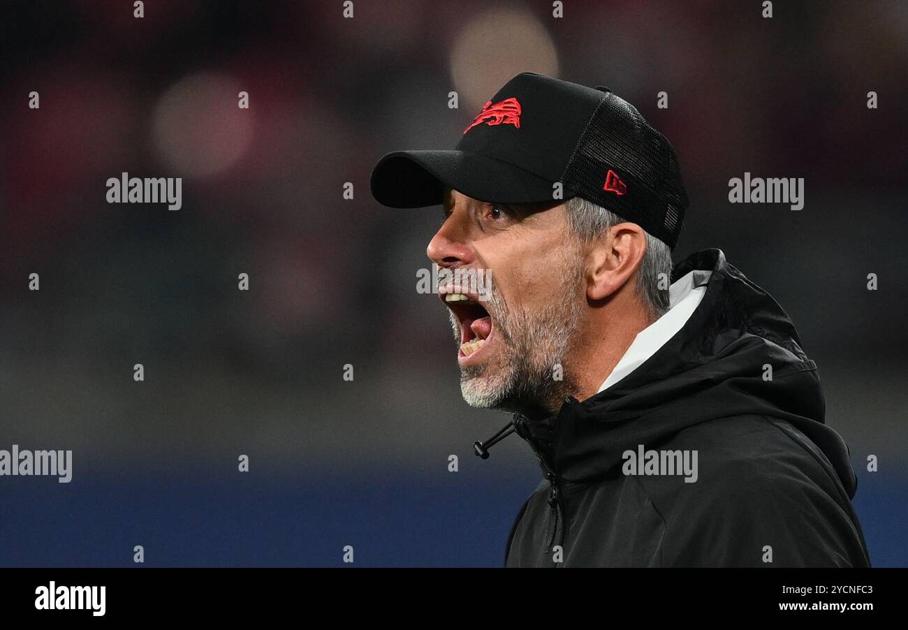 L'allenatore dell'RB Leipzig Marco Rose durante la partita della fase a gironi della UEFA Champions League presso l'RB Arena di Lipsia, Germania. Data foto: Mercoledì 23 ottobre 2024. Foto Stock