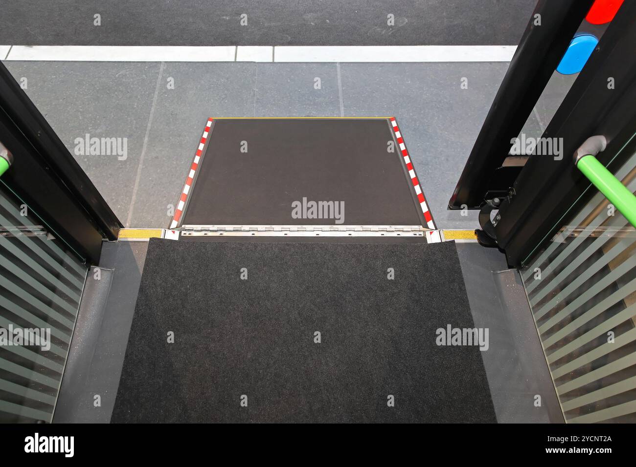 Rampa disabile immagini e fotografie stock ad alta risoluzione - Alamy