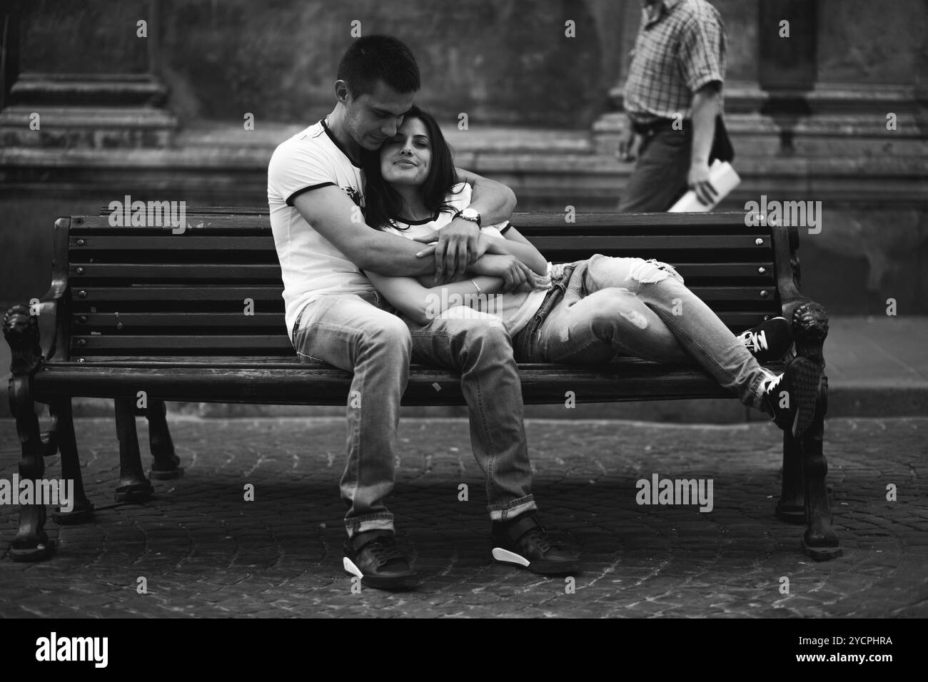 Giovane divertirsi nella città Foto Stock