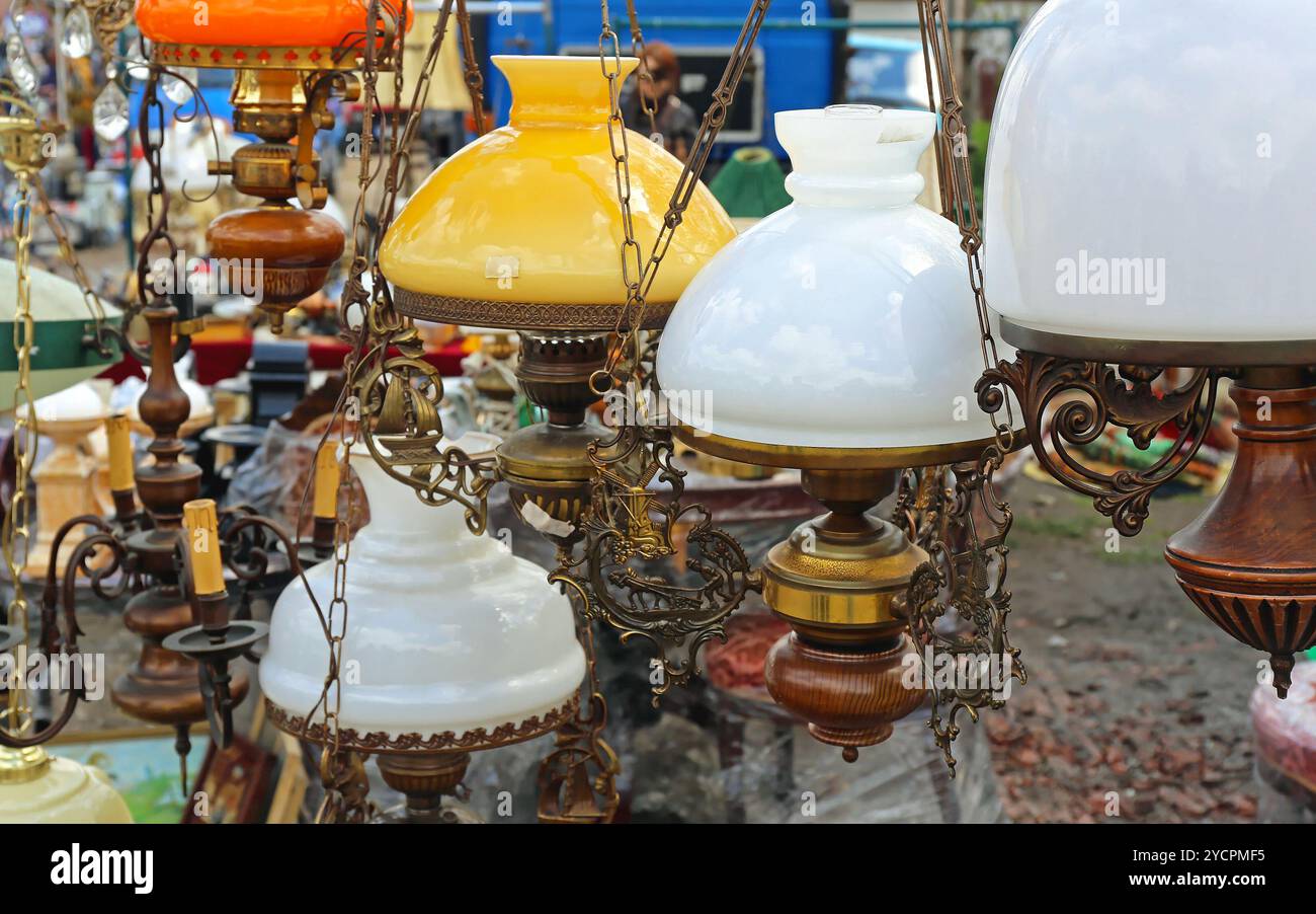Lampade a sospensione antiche Foto Stock