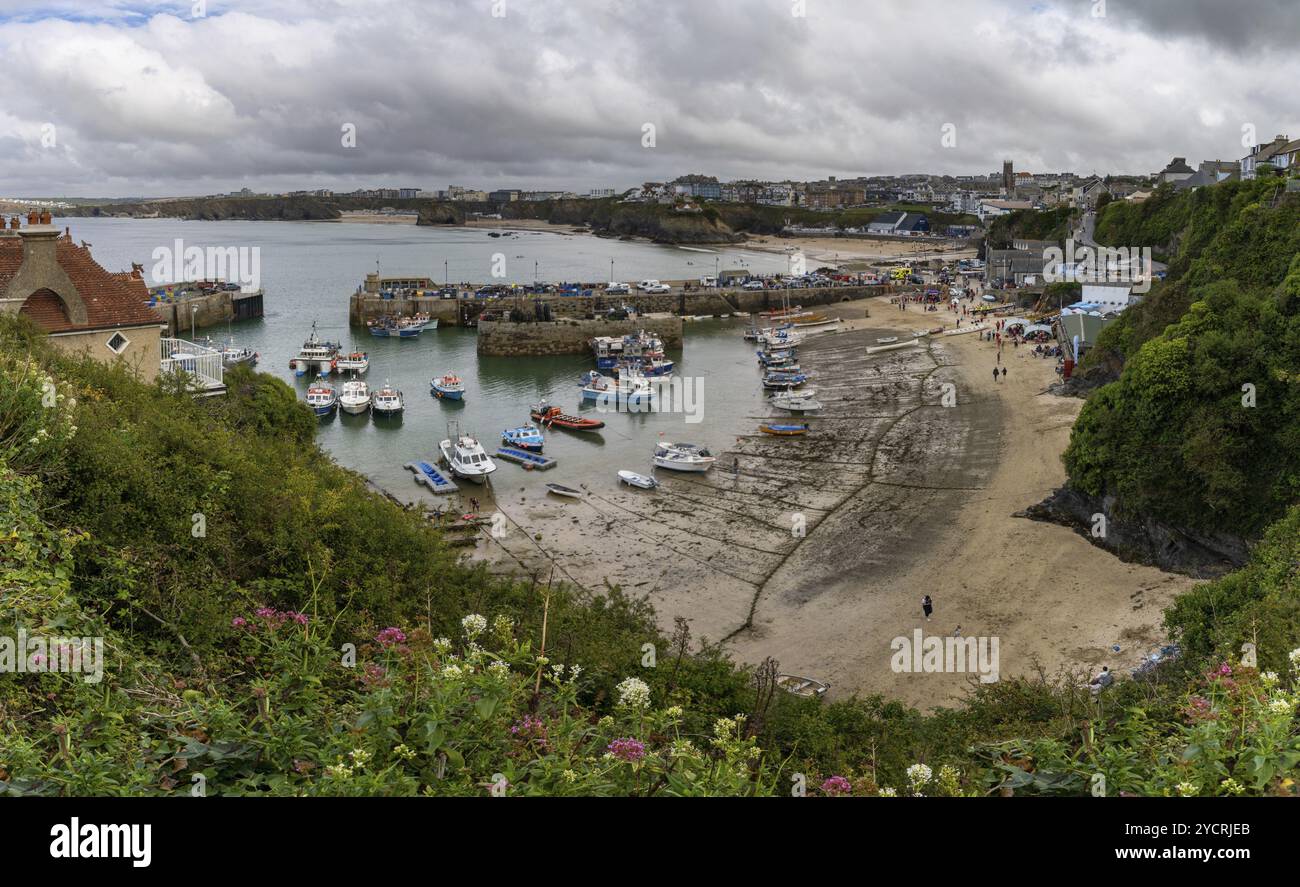 Newquay, Regno Unito, 4 Spetember, 2022: Veduta del centro storico e del porto di Newquay in Cornovaglia, Europa Foto Stock