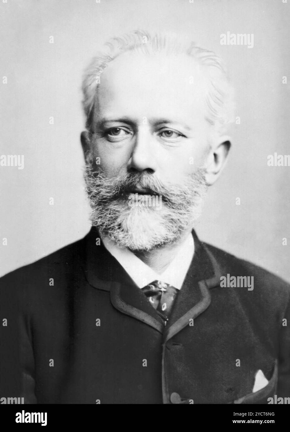 Ritratto di Pyotr Ilyich Tchaikovsky, 1888, probabilmente di Leonard Berlin nello studio E. Bieber di Amburgo - foto restaurata Foto Stock