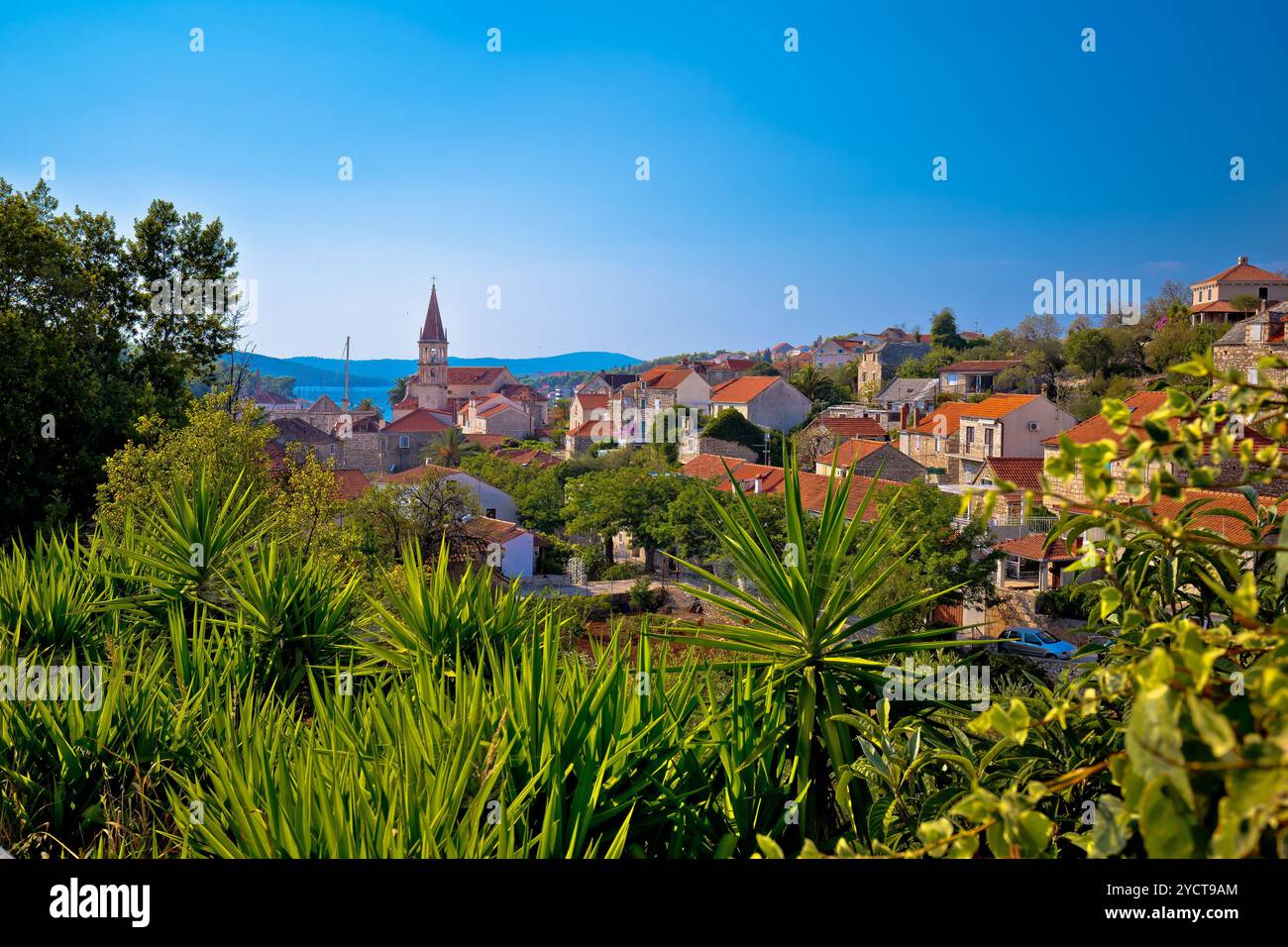 Città di Milna vista della costa Foto Stock