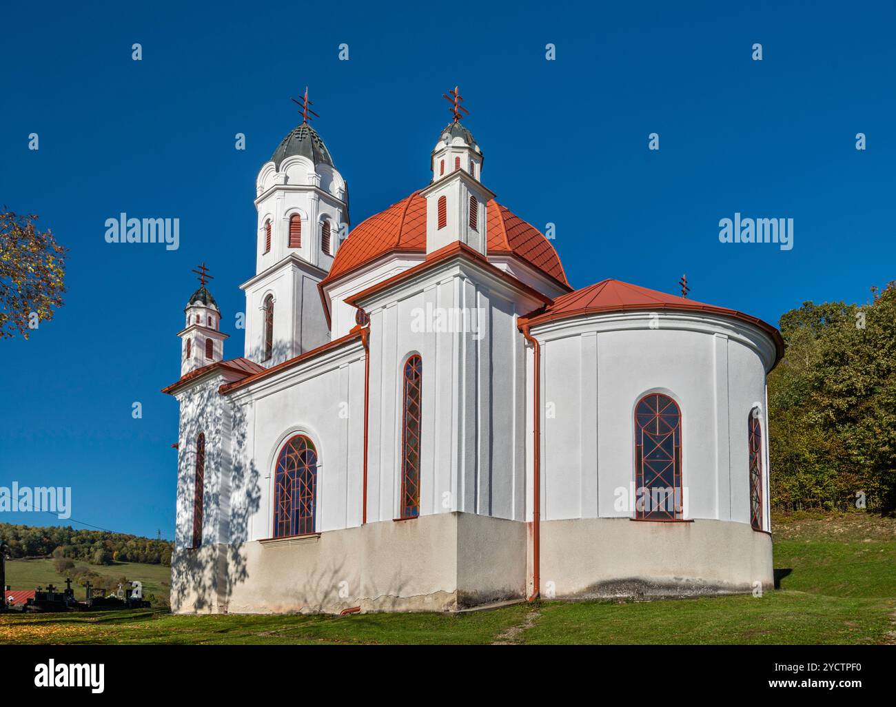 Chiesa di San Michele, greco-cattolico, 1928, nel villaggio di Šarišský Štiavnik, vicino a Svidnik, regione di Prešov, Slovacchia Foto Stock