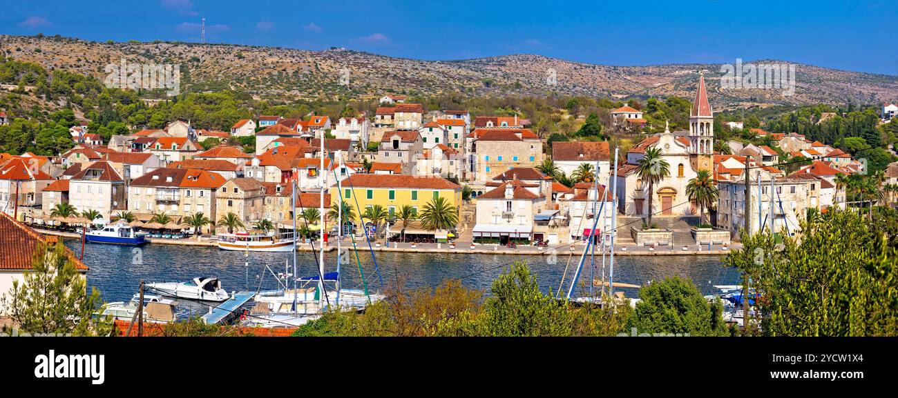 Città di Milna waterfront vista panoramica Foto Stock