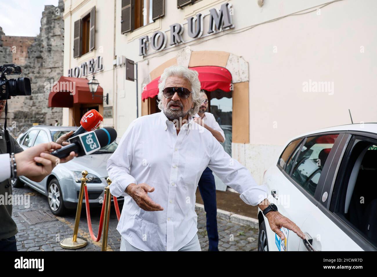 Roma, Italia. 21 settembre 2023. Foto Cecilia Fabiano/LaPresse 21 - 9 -2023 Roma, Italia - politica - Grillo a Roma incontra i cinque stelle all'hotel Forum nella foto : Beppe Grillo 21 settembre 2023 Roma, Italia - politica - Grillo a Roma incontra i membri del partito a cinque stelle nella foto : Beppe Grillo credito: LaPresse/Alamy Live News Foto Stock