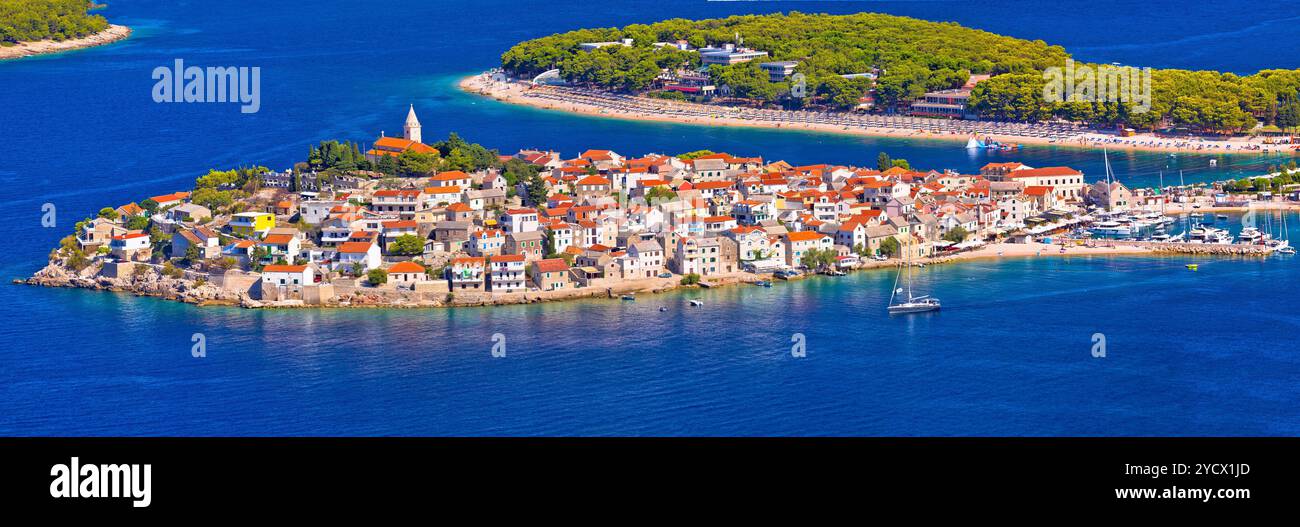 Adriatico destinazione turistica di Primosten antenna arcipelago panoramico vista Foto Stock