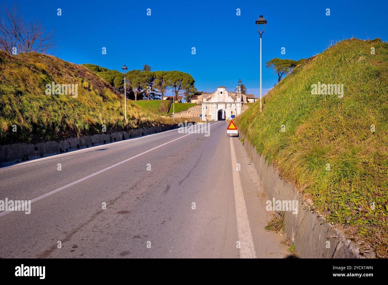 Palmanova centro storico cancello sulla difesa del sistema pareti Foto Stock