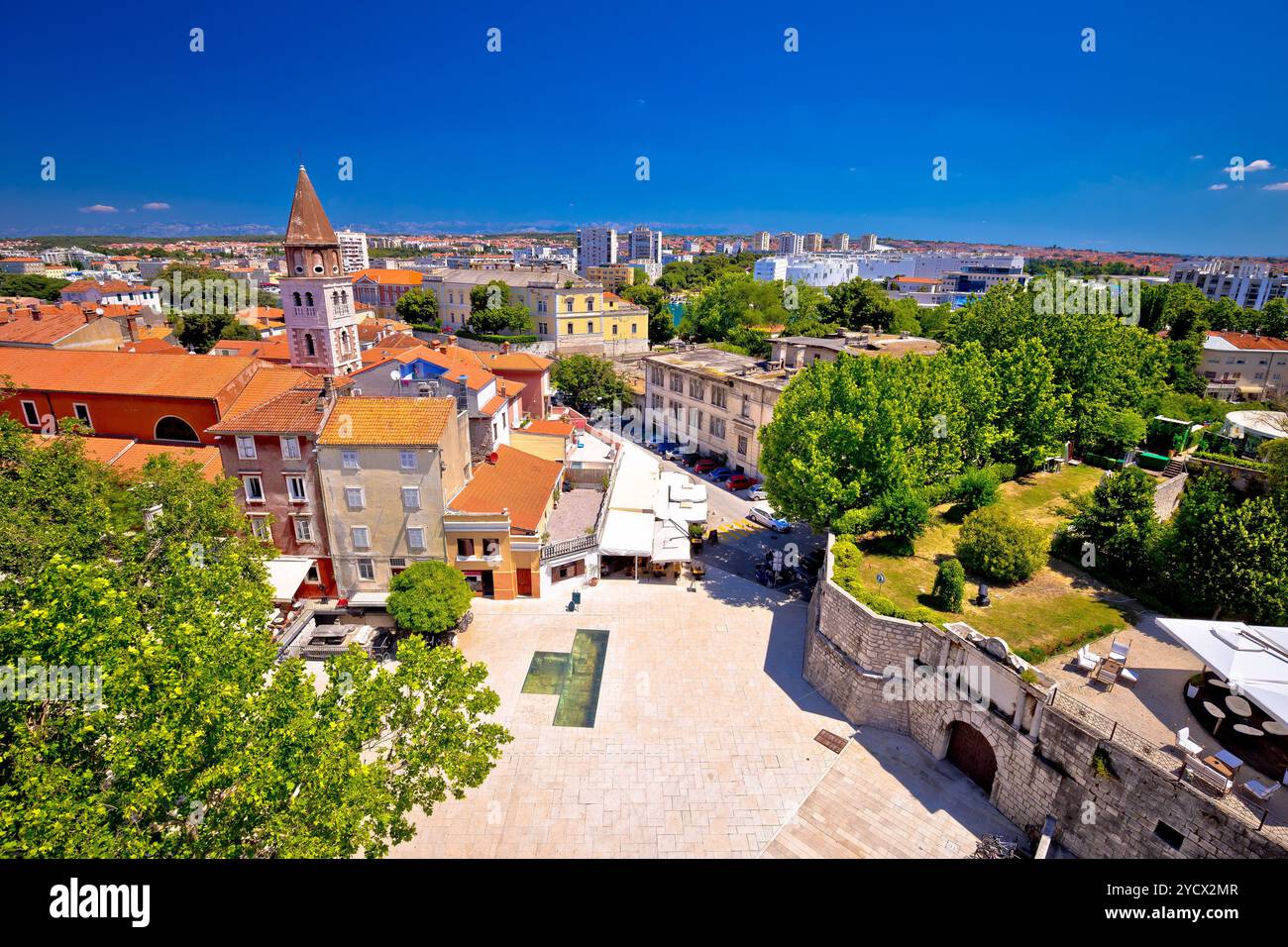 Città di Zadar e punti di riferimento cityscape vista aerea Foto Stock