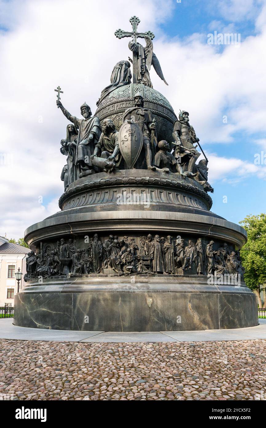Millennium of Russia Monument (1862) nel Cremlino di Novgorod, Russia Foto Stock