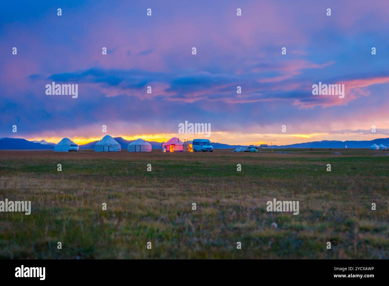 Si gira al tramonto, Song Kul, Kirghizistan Foto Stock