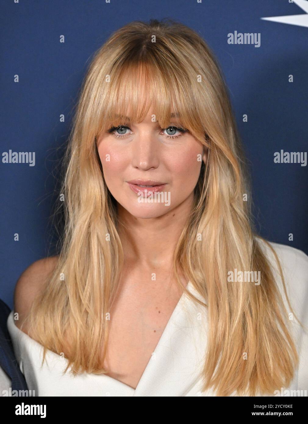 Hollywood, Stati Uniti. 23 ottobre 2024. Jennifer Lawrence arriva alla prima di Zurawski v. Texas durante l'AFI Fest 2024 al TCL Chinese Theatre il 23 ottobre 2024 a Hollywood, CA. © Lisa OConnor/AFF-USA.com Credit: AFF/Alamy Live News Foto Stock