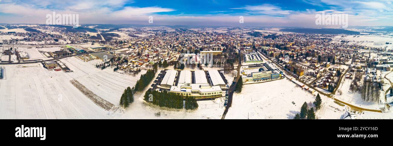 Antenna inverno nevoso vista di Krizevci Foto Stock